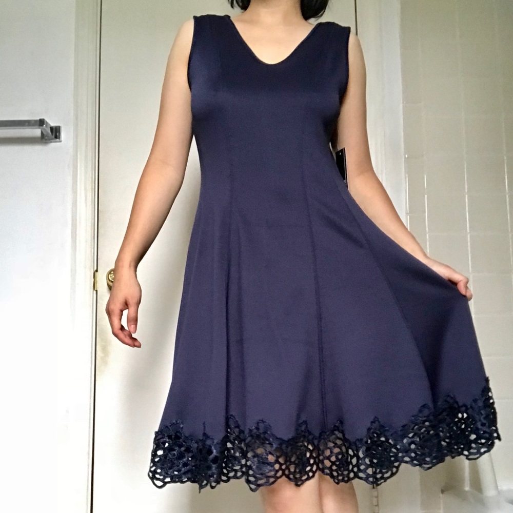 Navy lace dress - Picture 3 of 5
